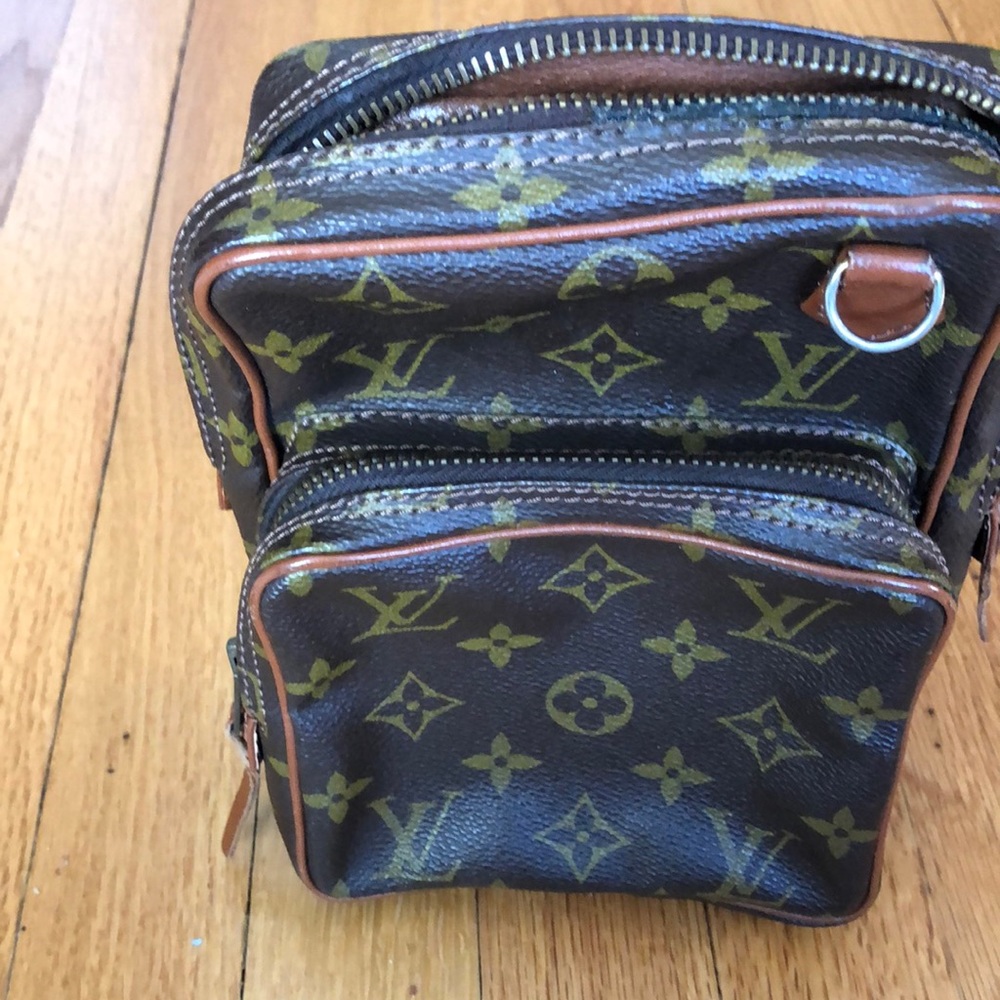 Amazone Amazon Authentic Monogram crossbody